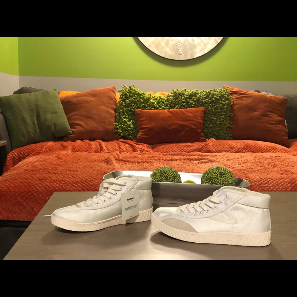 White TRETORN sneaker, Size 7, NWOT.